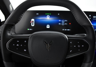Подержанный автомобиль Voyah Passion 2023 года (20 фото)