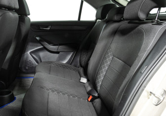 Подержанный автомобиль Skoda Rapid Liftback 2021 года (10 фото)