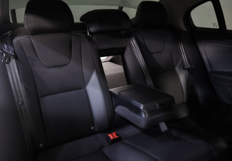 Подержанный автомобиль Volvo S60 2014 года (25 фото)