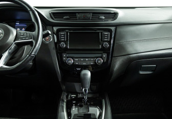 Подержанный автомобиль Nissan X-Trail 2020 года (14 фото)