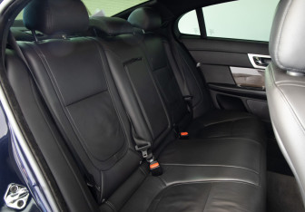 Подержанный автомобиль Jaguar XF Sedan 2014 года (12 фото)