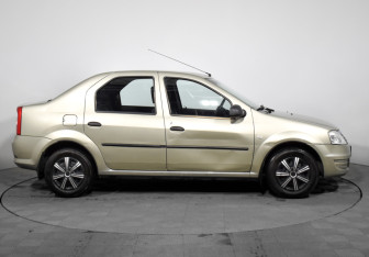 Подержанный автомобиль Renault Logan Sedan 2011 года (4 фото)