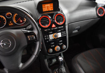 Подержанный автомобиль Opel Corsa 2012 года (16 фото)