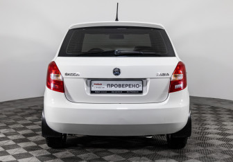 Подержанный автомобиль Skoda Fabia Hatchback 2013 года (6 фото)