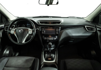 Подержанный автомобиль Nissan Qashqai 2014 года (13 фото)