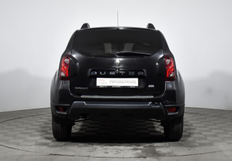 Подержанный автомобиль Renault Duster 2016 года (6 фото)