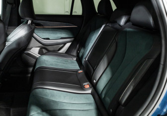 Подержанный автомобиль Geely Monjaro 2023 года (10 фото)