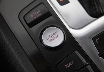 Подержанный автомобиль Audi Q7 2012 года (19 фото)