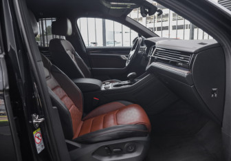 Подержанный автомобиль Volkswagen Touareg 2018 года (31 фото)