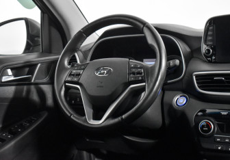 Подержанный автомобиль Hyundai Tucson 2020 года (17 фото)