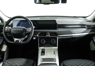 Подержанный автомобиль Exeed TXL 2022 года (13 фото)