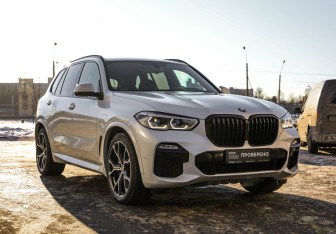 Подержанный автомобиль BMW X5 2020 года (5 фото)