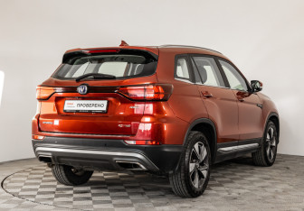 Подержанный автомобиль Changan CS75 2020 года (5 фото)