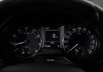 Подержанный автомобиль Skoda Octavia Liftback 2015 года (13 фото)