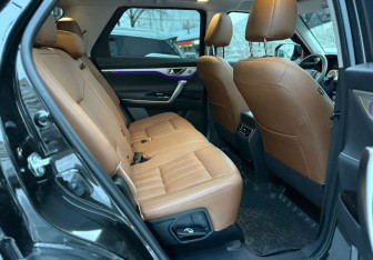 Подержанный автомобиль Changan CS95 2023 года (24 фото)