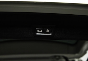 Подержанный автомобиль BMW X3 2014 года (17 фото)