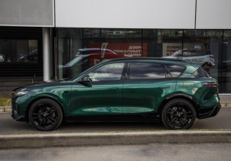 Подержанный автомобиль Voyah Free 2025 года (11 фото)