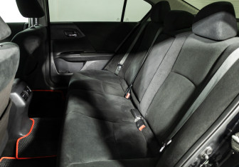 Подержанный автомобиль Honda Accord Sedan 2013 года (10 фото)