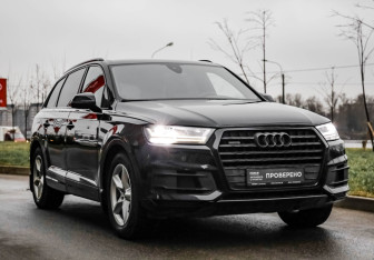Подержанный автомобиль Audi Q7 2015 года (4 фото)
