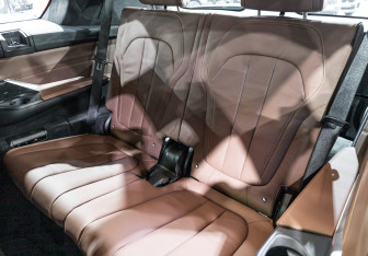 Подержанный автомобиль BMW X7 2020 года (17 фото)