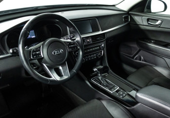 Подержанный автомобиль Kia Optima Sedan 2018 года (11 фото)
