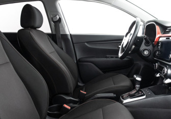 Подержанный автомобиль Kia Rio Hatchback 2021 года (16 фото)