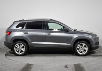 Подержанный автомобиль Skoda Karoq 2021 года (4 фото)