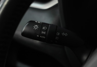 Подержанный автомобиль Toyota RAV4 2021 года (18 фото)