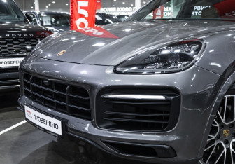 Подержанный автомобиль Porsche Cayenne 2020 года (3 фото)