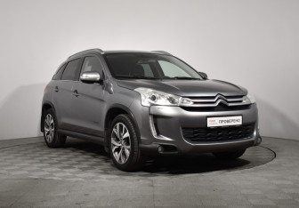 Подержанный автомобиль Citroen C4 Aircross 2012 года (3 фото)