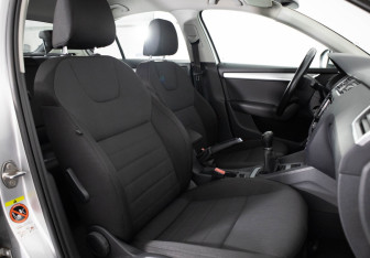Подержанный автомобиль Skoda Octavia Liftback 2013 года (17 фото)