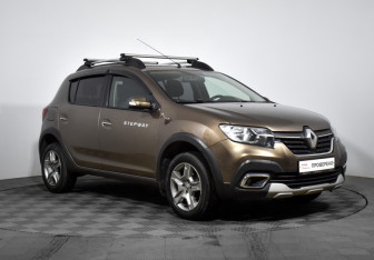 Подержанный автомобиль Renault Sandero 2018 года (3 фото)