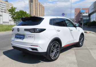 Подержанный автомобиль Changan UNI-S 2024 года (4 фото)