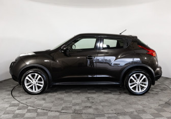 Подержанный автомобиль Nissan Juke 2013 года (8 фото)
