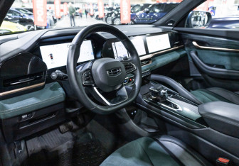 Подержанный автомобиль Geely Monjaro 2024 года (14 фото)