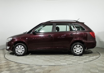 Подержанный автомобиль Skoda Fabia Wagon 2013 года (8 фото)
