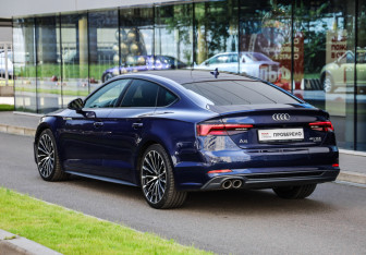 Подержанный автомобиль Audi A5 Liftback 2018 года (8 фото)