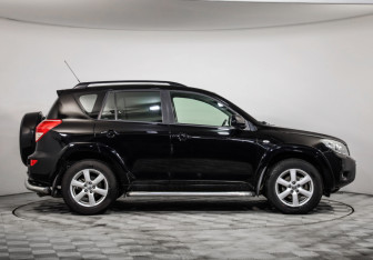 Подержанный автомобиль Toyota RAV4 2008 года (4 фото)