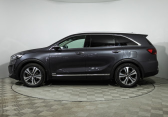 Подержанный автомобиль Kia Sorento 2018 года (8 фото)