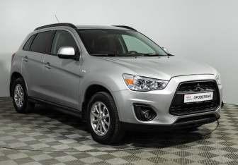 Подержанный автомобиль Mitsubishi ASX 2015 года (3 фото)