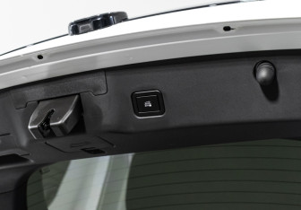 Подержанный автомобиль Changan UNI-V 2023 года (25 фото)