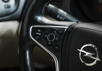 Подержанный автомобиль Opel Insignia Wagon 2014 года (11 фото)