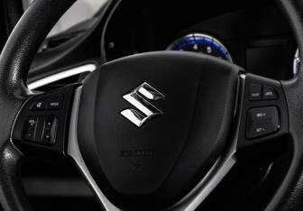 Подержанный автомобиль Suzuki SX4 Hatchback 2014 года (12 фото)