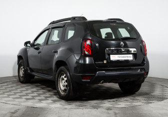 Подержанный автомобиль Renault Duster 2016 года (7 фото)
