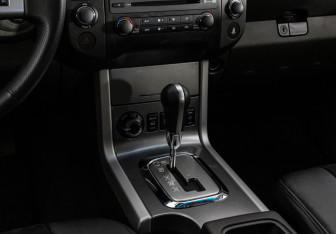 Подержанный автомобиль Nissan Pathfinder 2012 года (12 фото)