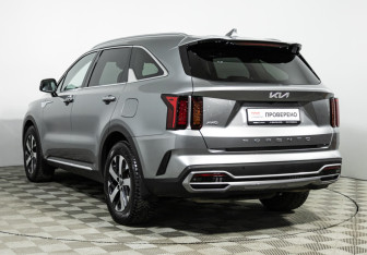 Подержанный автомобиль Kia Sorento 2023 года (7 фото)