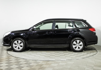 Подержанный автомобиль Subaru Outback Wagon 2011 года (8 фото)