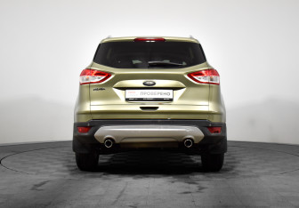 Подержанный автомобиль Ford Kuga 2013 года (6 фото)
