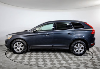 Подержанный автомобиль Volvo XC60 2012 года (8 фото)