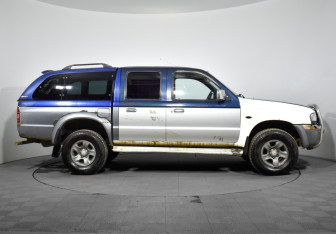 Подержанный автомобиль Mazda B-series 2005 года (4 фото)